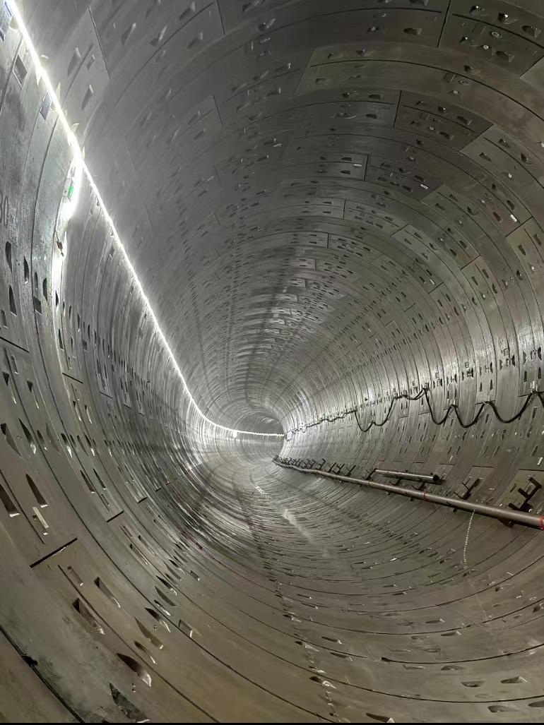 中交一公局石家莊軌道交通4號線石銅路站~友誼南大街站右線盾構(gòu)順利接收